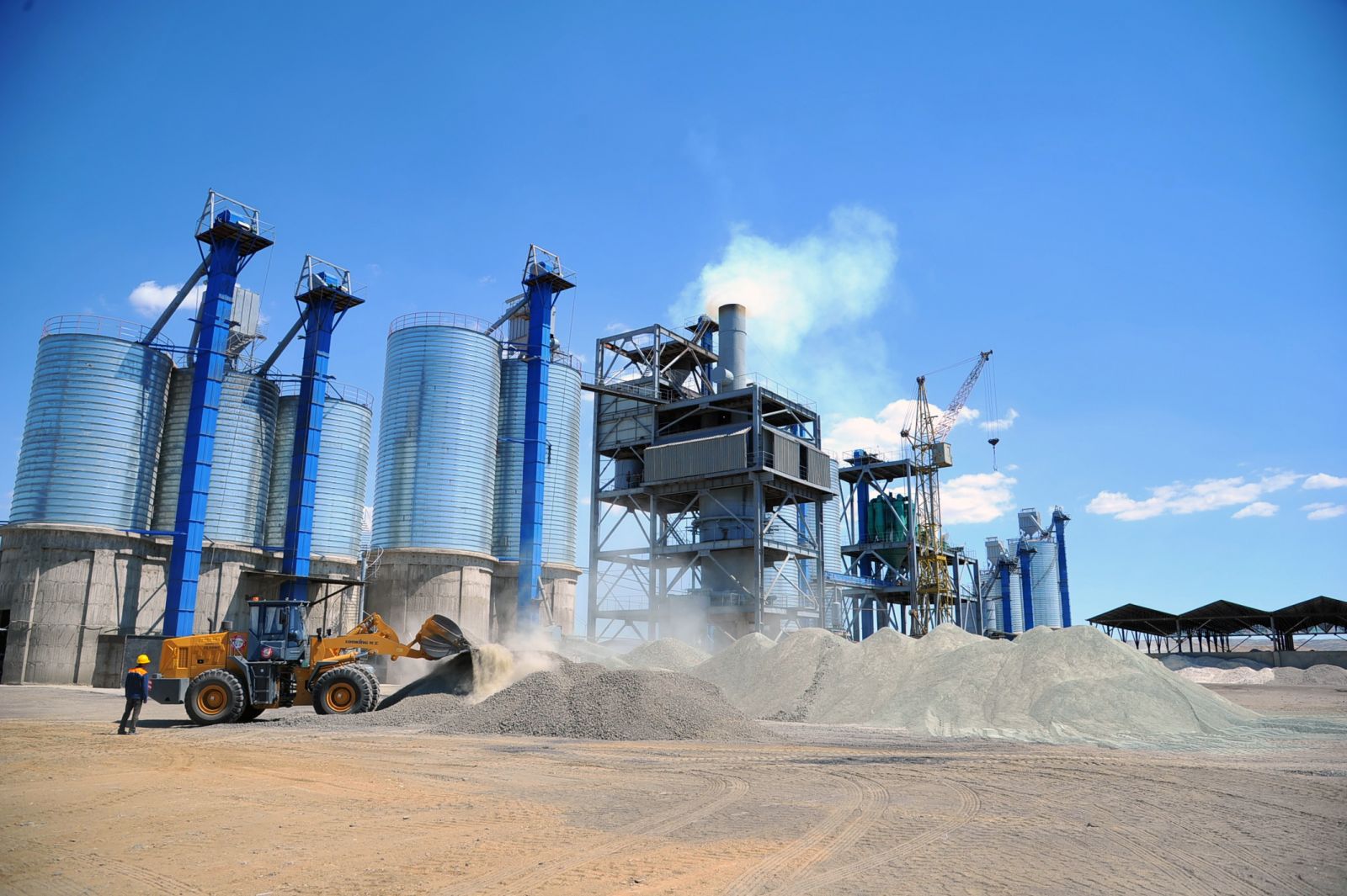 Цементное обозрение: годовой прогноз производства цемента в России – 58 млн тонн