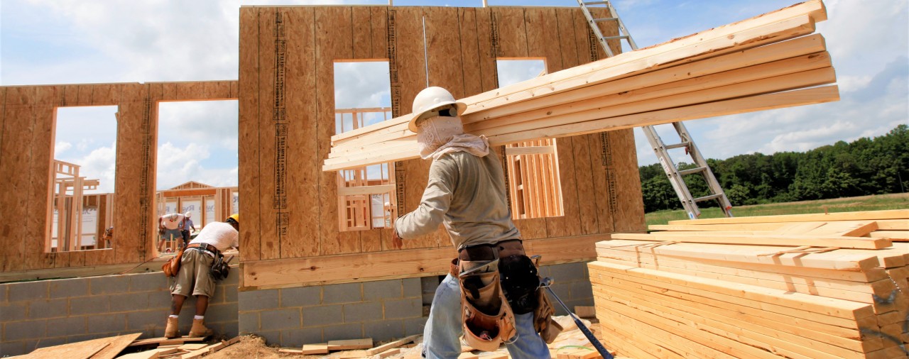 Ценовое ралли: стоимость деревянных домов и пиломатериалов достигла пика