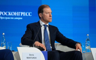 Мантуров предложил Минпромторгу проработать запрет на закупку импортного оборудования при наличии отечественного